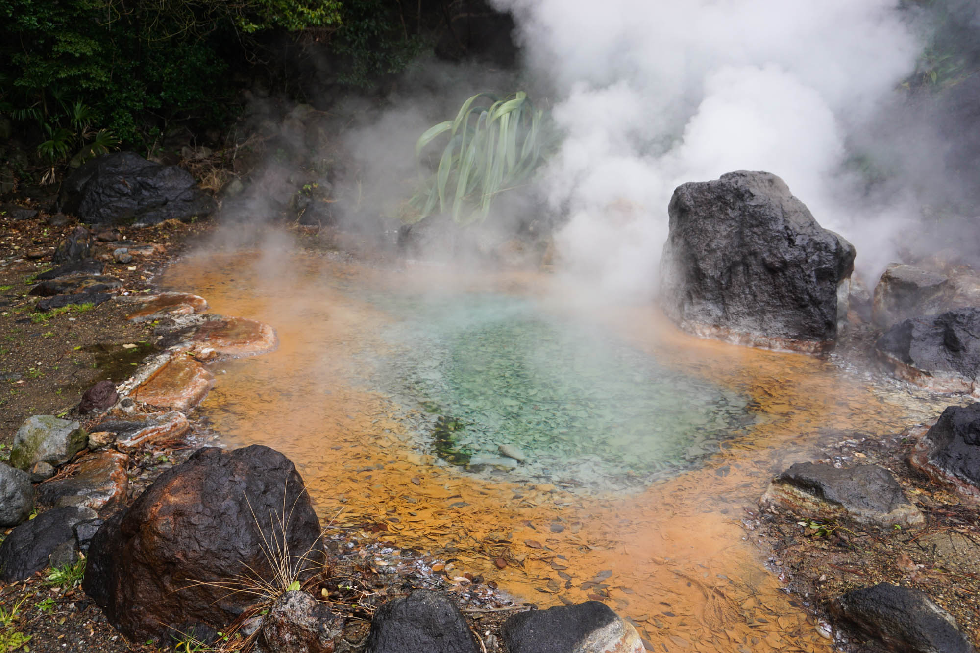 Hot source. Город Беппу. Beppu Япония. Беппу Япония горячие источники. Хот Спрингс.